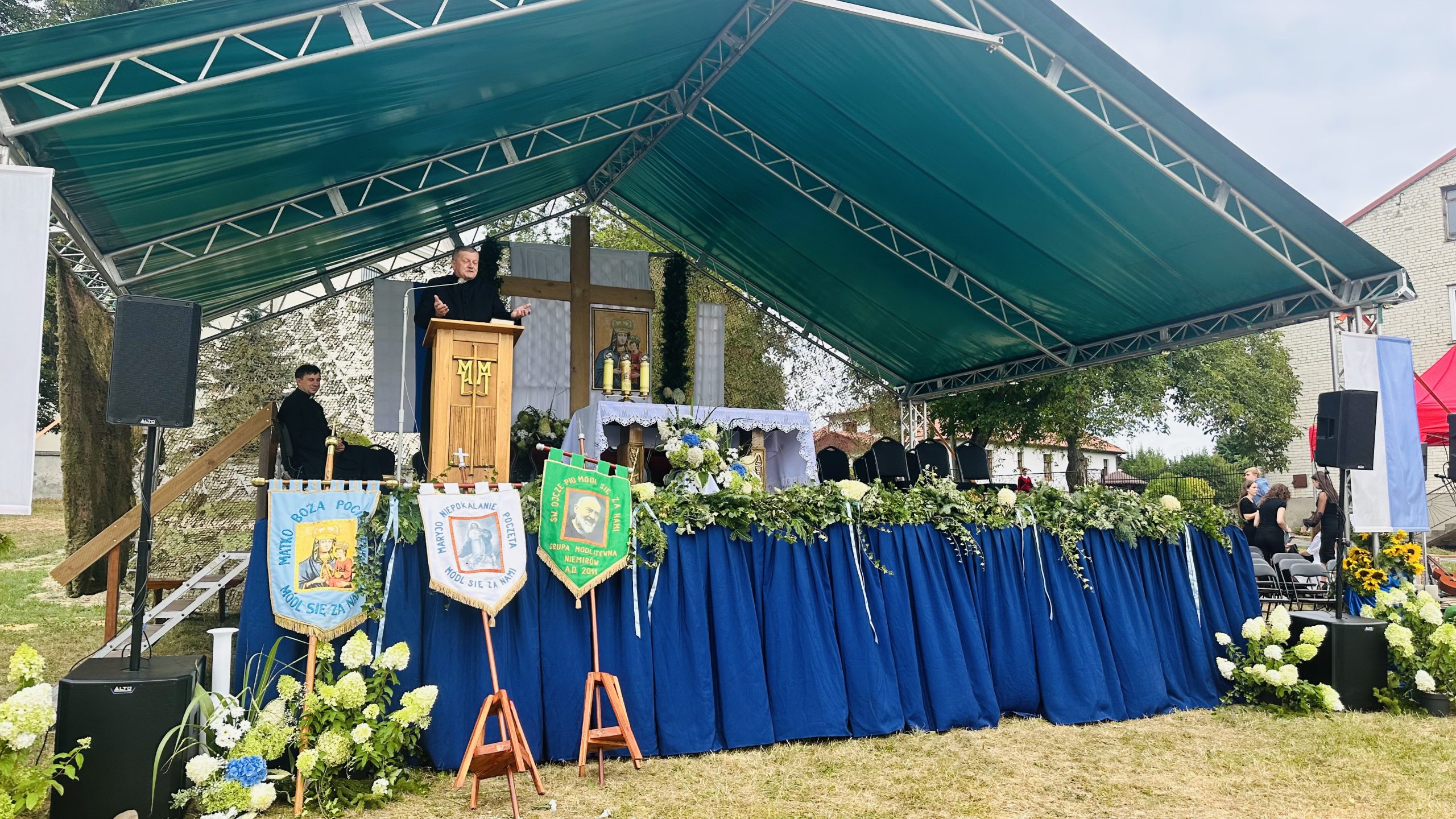 Read more about the article JUBILEUSZOWE SPOTKANIE WSPÓLNOT MODLITEWNYCH I RUCHÓW DIECEZJI SANDOMIERSKIEJ